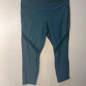 Dark Green Cropped Avia Leggings L